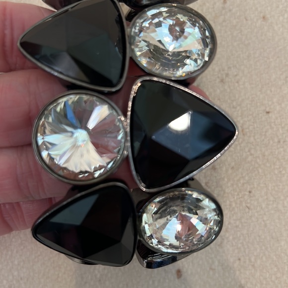 Cache Stretch Rhinestone and black gem bracelet. - Picture 4 of 4